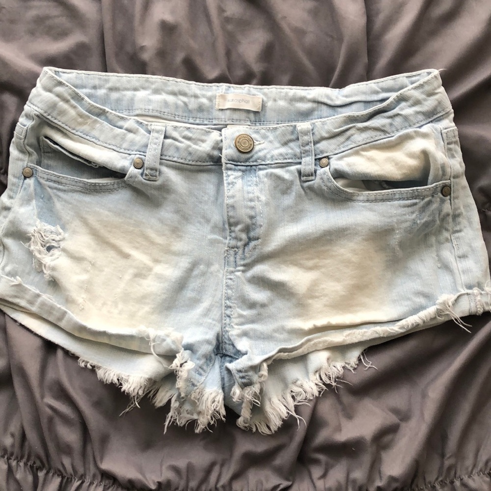 Bleach washed jean short shorts